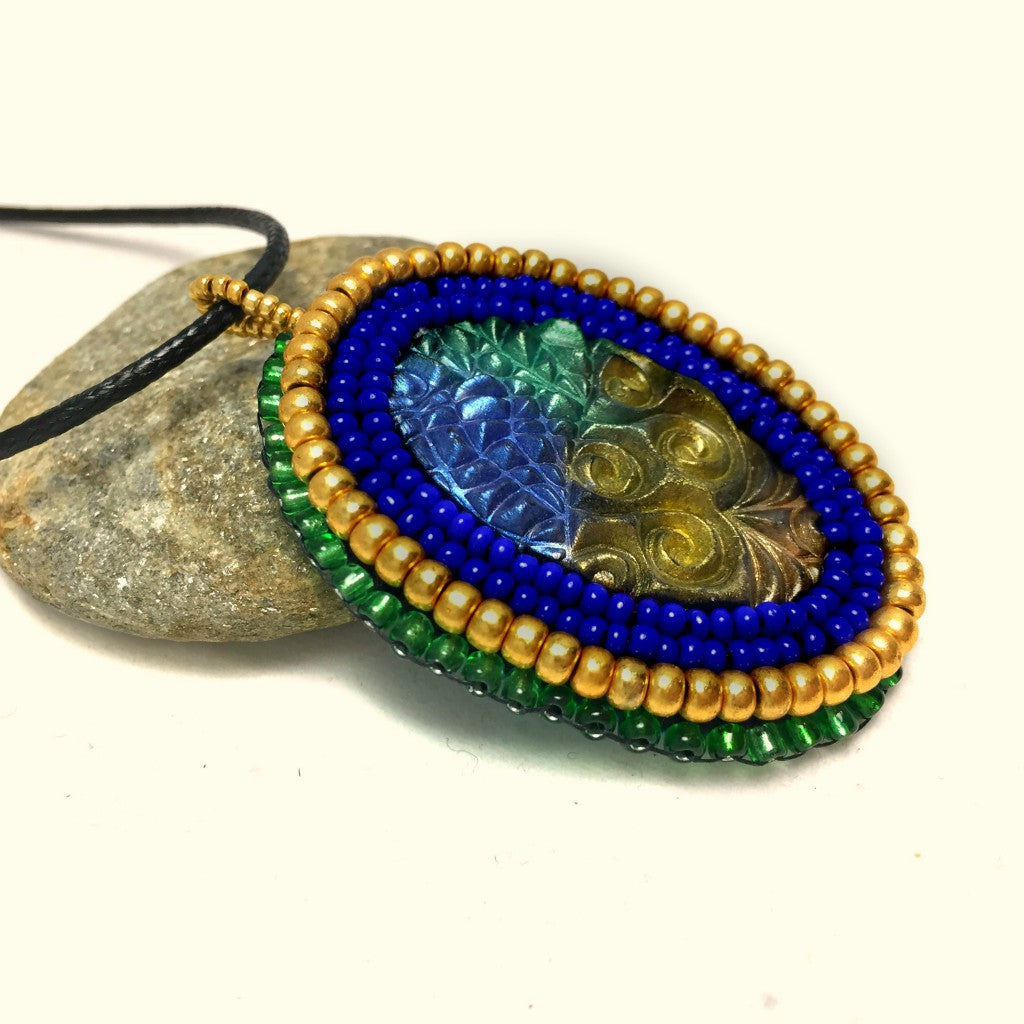 right side of zentangle pattern pendant