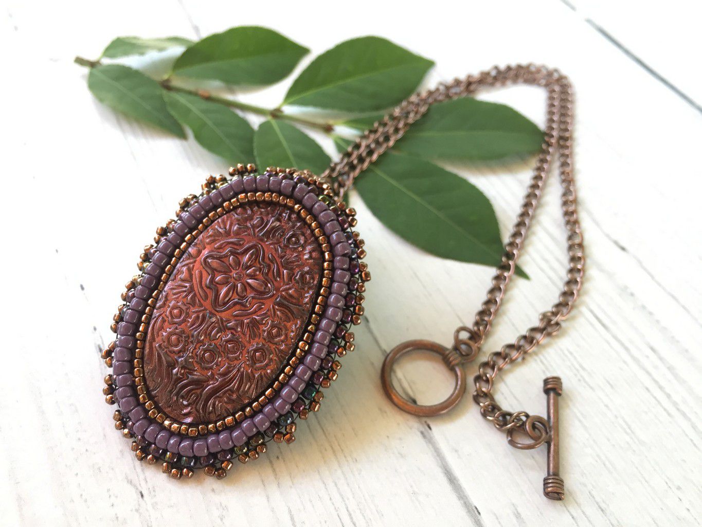 Romantic Victorian Oval Pendant Necklace