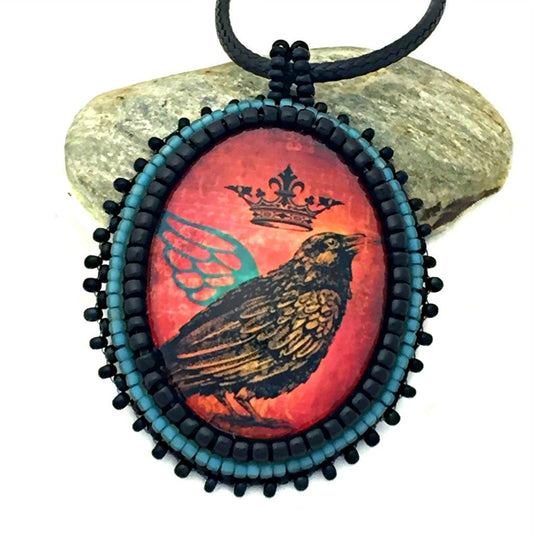 Raven with teal wing