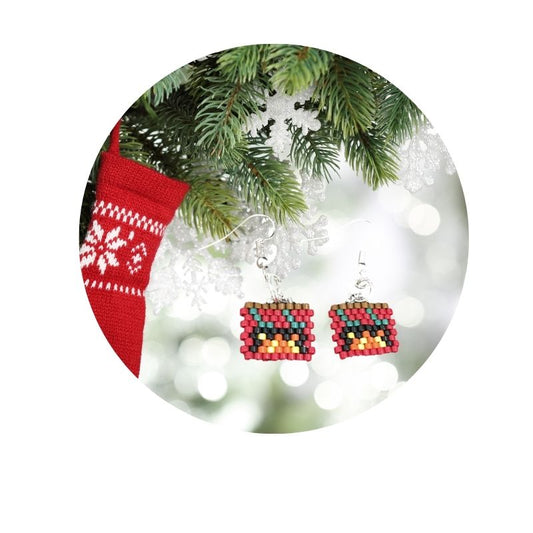 seed bead earrings - santas fireplace with 2 green stockings