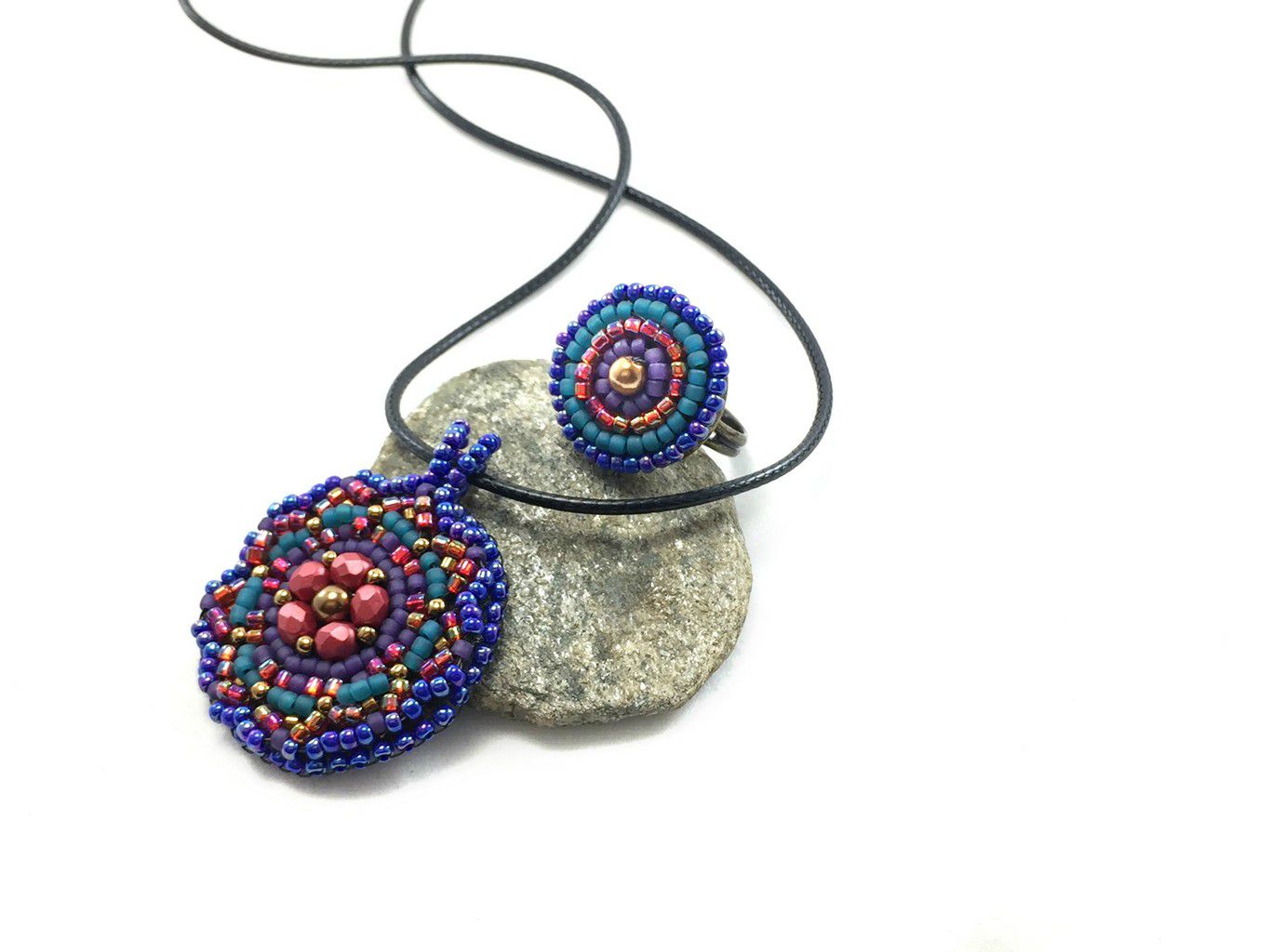 mandala pendant set happiness